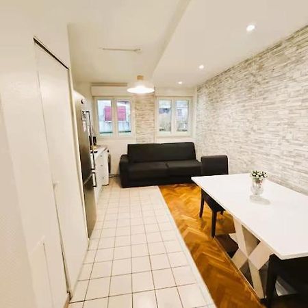 Mini-Studio Avec Kitchenette Ou Chambre Confort Avec Frigo Et Tv - Parking En Option Sur Resa ! Chaville Exterior foto